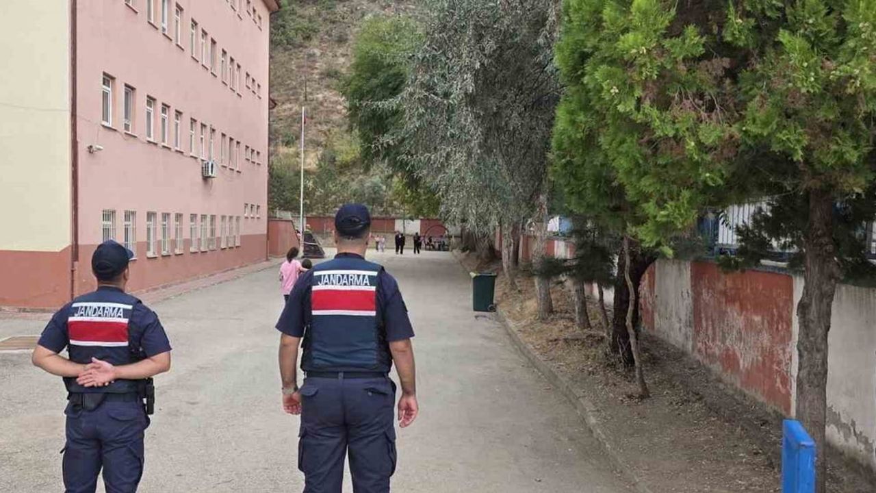 Bilecik'te güvenli yolculuk için okul çevreleri ve servisler denetlendi