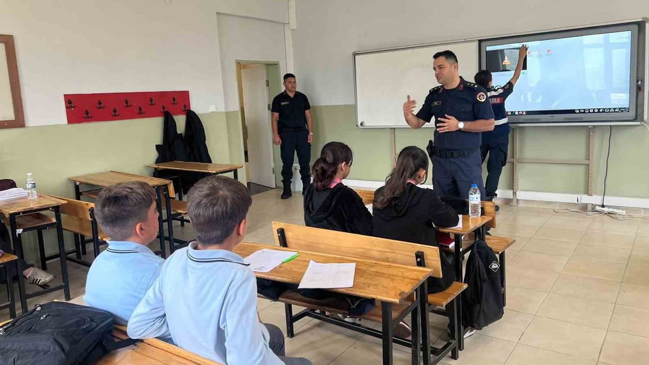 Bilecik'te öğrencilere yönelik siber ve kişisel güvenlik eğitimi düzenlendi