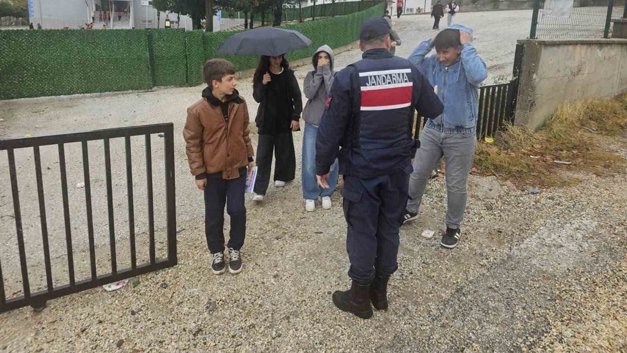 Bilecik'te okul güvenliği için 80 personelle geniş kapsamlı denetim