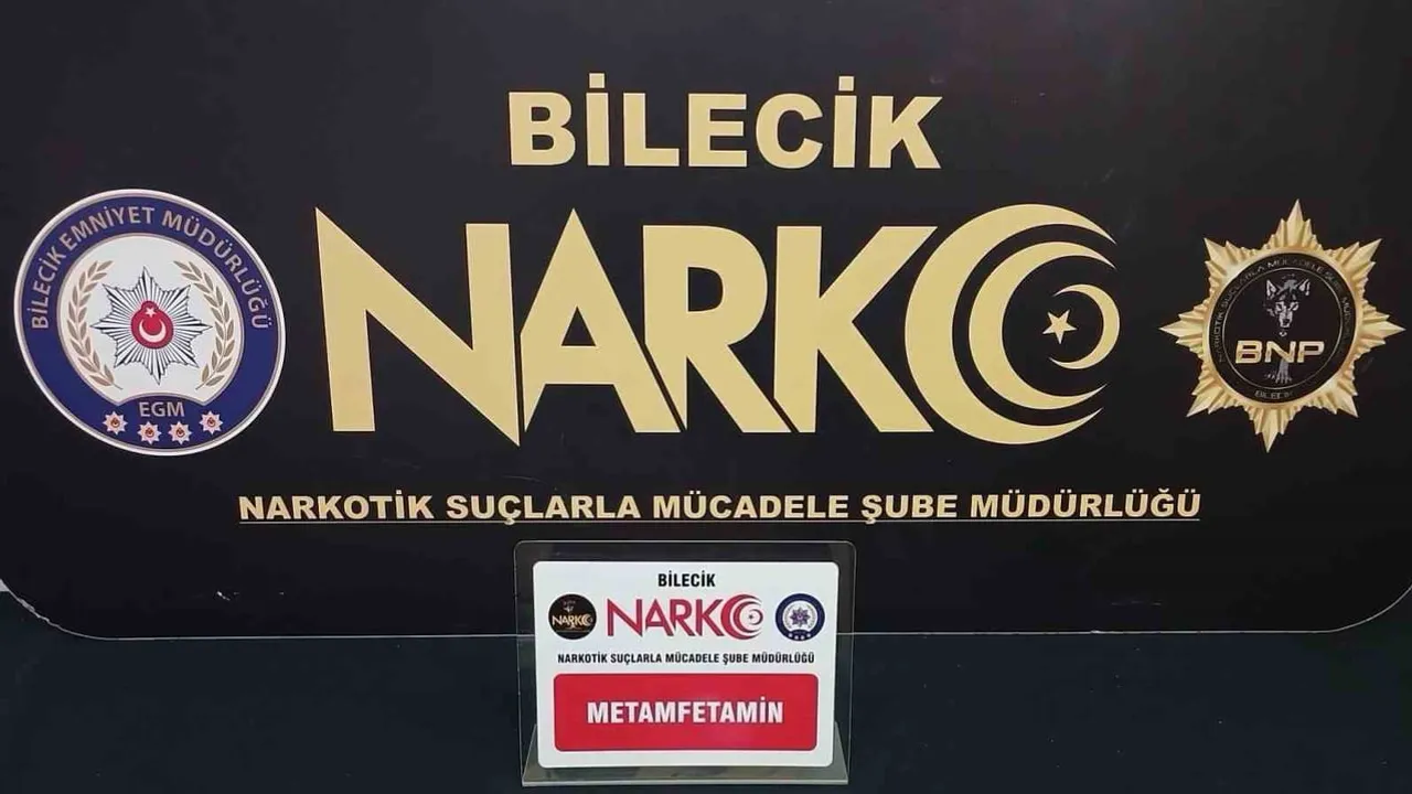 Bilecik'te sokak denetiminde üzerinde metamfetamin bulunan şahıs gözaltına alındı