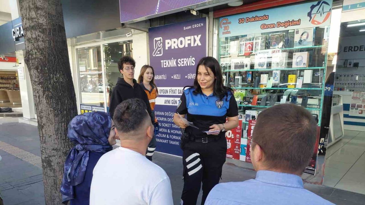 Bilecik'te sokak sokak dolandırıcılığa karşı bilgilendirme
