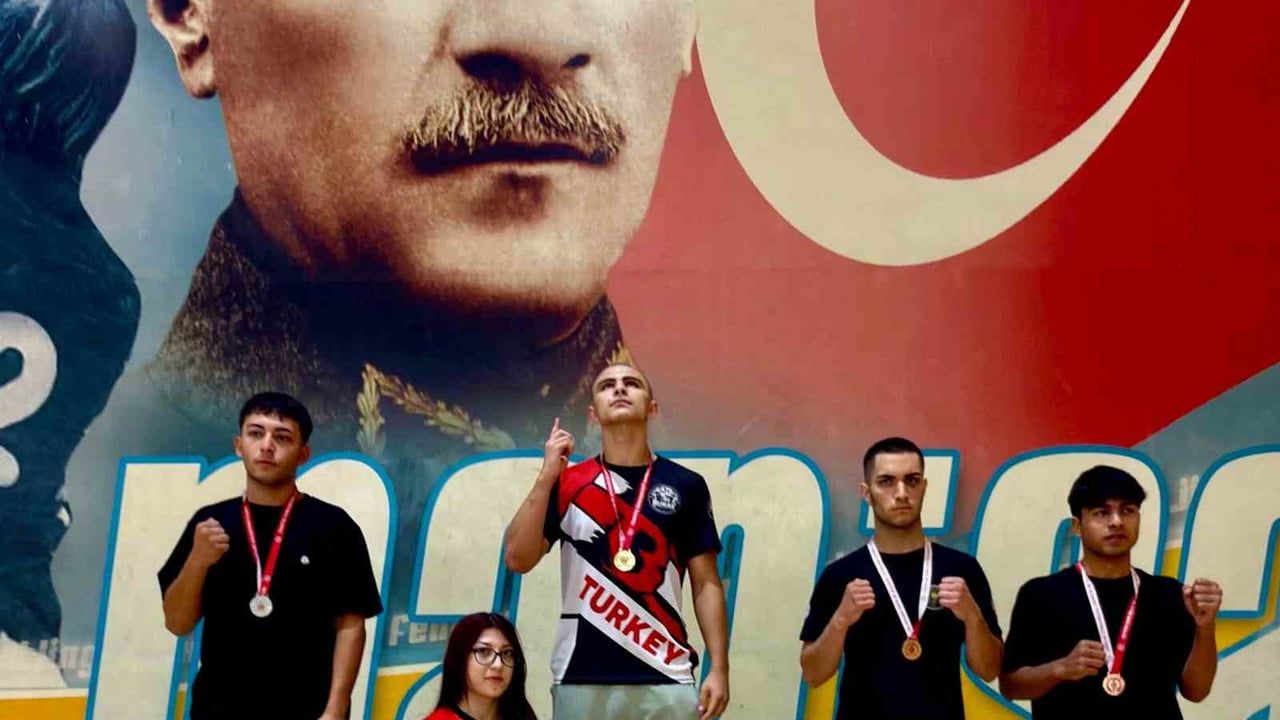 Bilecikli sporculardan Manisa'da 5 altınlı, sekiz madalyalı çıkış