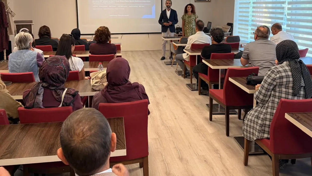Bilimin doğası modülü sınıfa taşındı: Atatürk Üniversitesi'nde kimya öğretmenleri çalıştayı