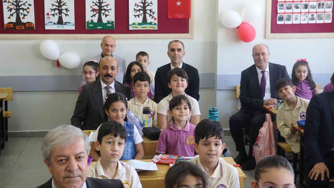 Bingöl'de eğitim yılına umutlu başlangıç: ilköğretim haftası kutlaması
