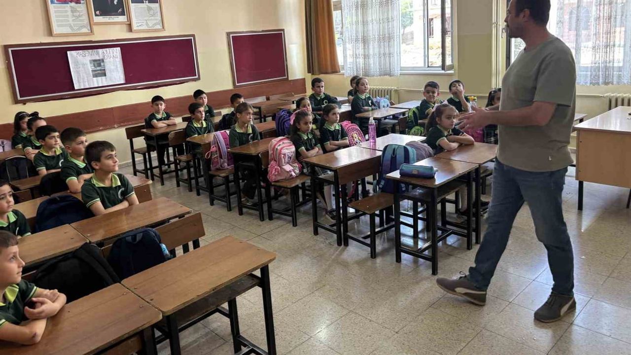Bingöl'de yeni eğitim yılı heyecanı: sıralar doldu, zil çaldı