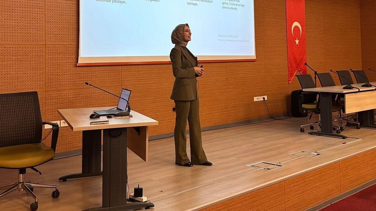 Birinci basamakta farkındalık artırılıyor: Erzurum'da aile hekimlerine intiharı önleme eğitimi