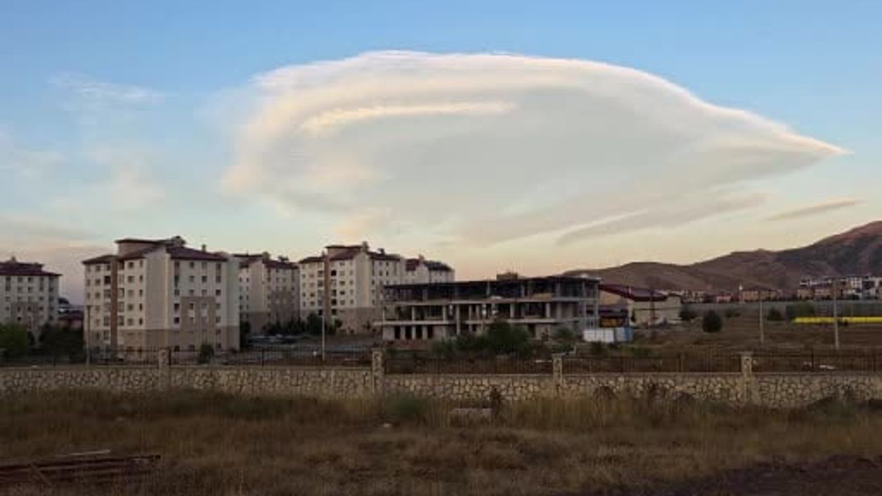 Bitlis semalarında mercek bulutunun nadir görüntüsü