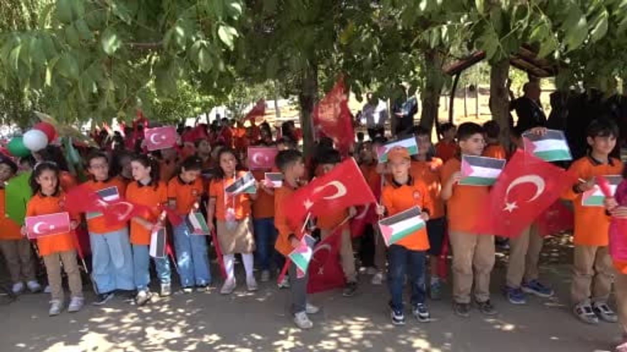 Bitlis’ten gökyüzüne umut: çocuklar Gazze için uçurtmalarını bıraktı