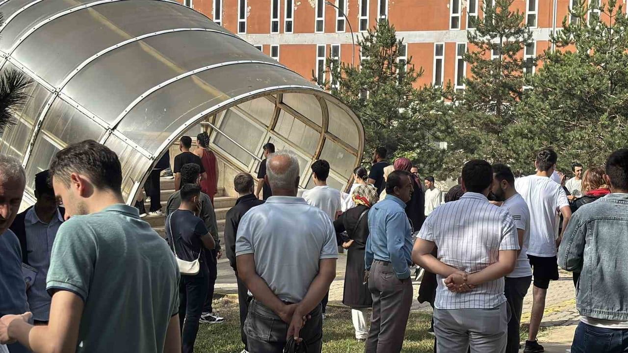 Bolu’da binlerce aday sınav heyecanıyla sabahı karşıladı