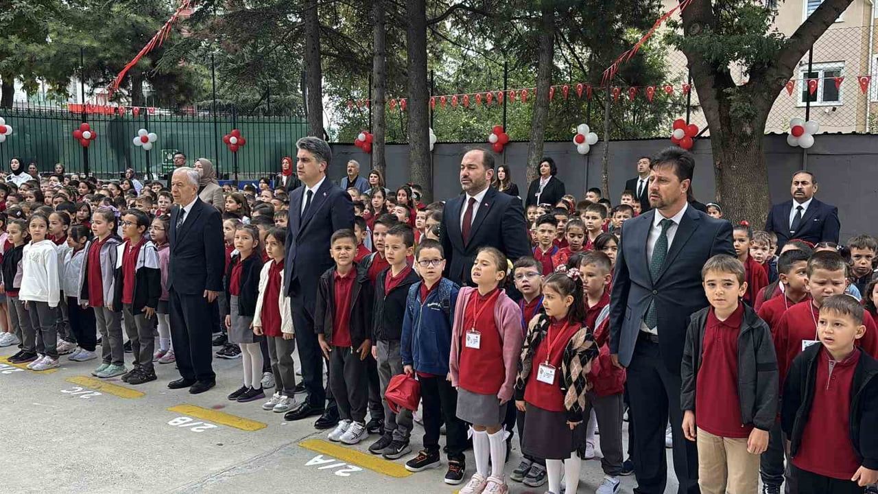 Bolu’da okul sıralarına dönüş: 52 bin 723 öğrenci derse başladı