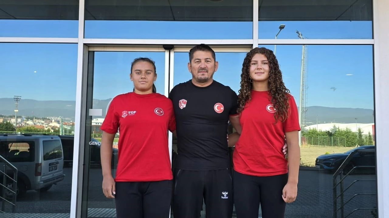 Bolulu genç güreşçiler Koprivnica'da Türkiye için mindere çıkıyor