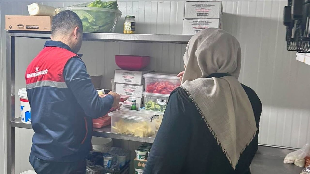 Bolvadin'de okullarda gıda güvenliği denetimleri yoğunlaştı