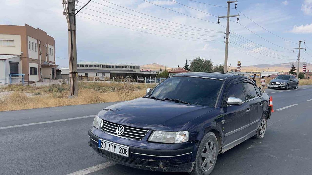 Bolvadin'de tali yol çıkışında çarpışma: bir kişi yaralandı