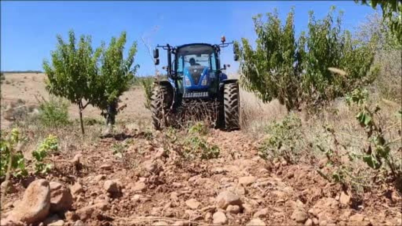Bozkır'da taşsız tarım için iki yeni makine devrede