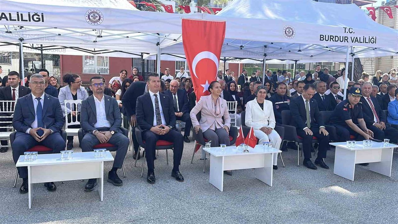 Burdur’da 41 bin 943 öğrenciyle okullar yeniden canlandı