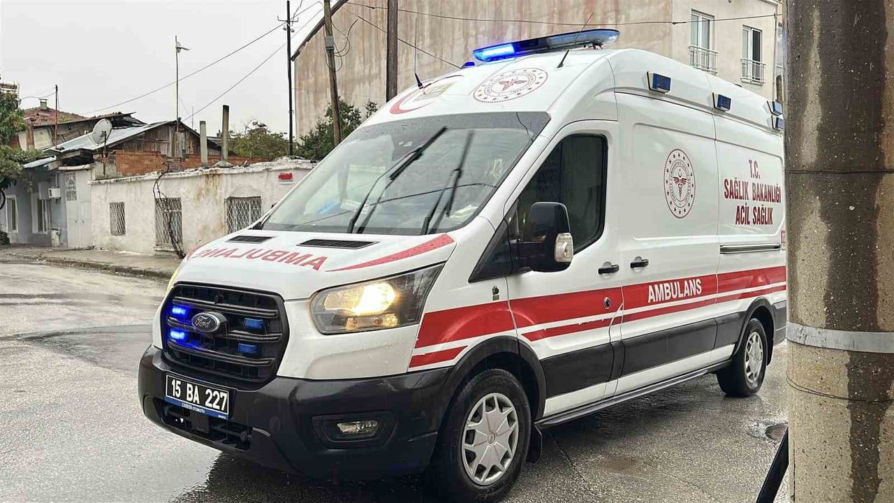 Burdur'da kendi ihbarını yapan kişi ambulansa binmek için polisle pazarlık yaptı