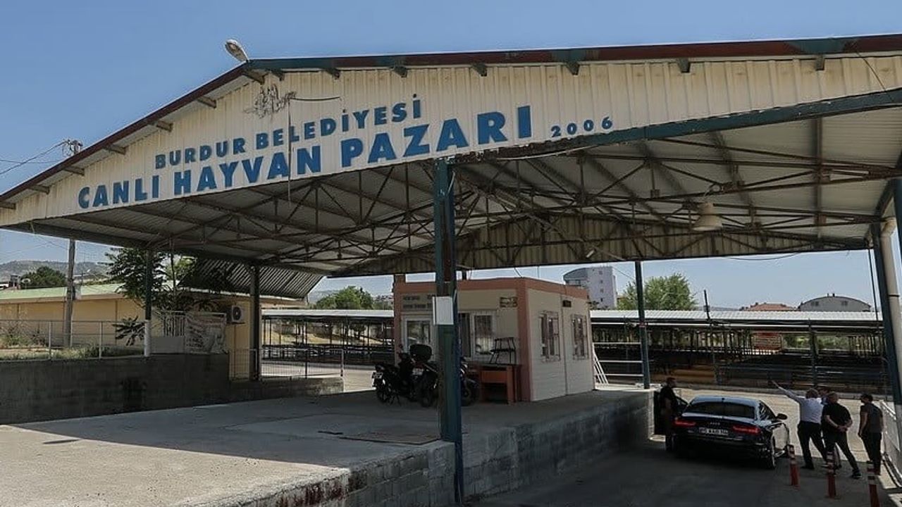 Burdur'da şap vakaları nedeniyle canlı hayvan pazarı tedbir amaçlı kapatıldı