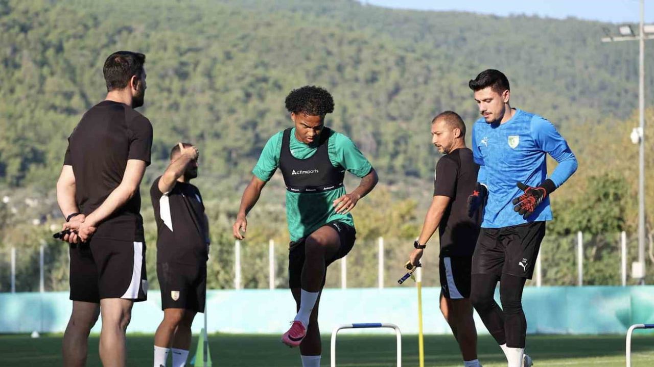 Burhan Eşer: taraftarın desteğiyle hafta içi ilk galibiyeti hedefliyoruz