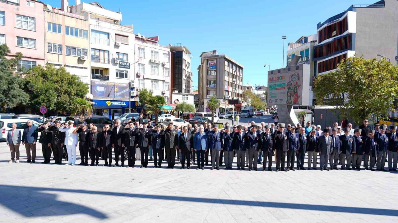 Burhaniye'de kahramanlık hatırlatıldı: gaziler onurlandırıldı