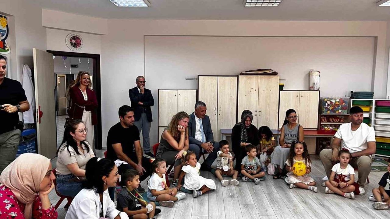 Burhaniye'de kaymakamdan anaokulunda moral ziyareti