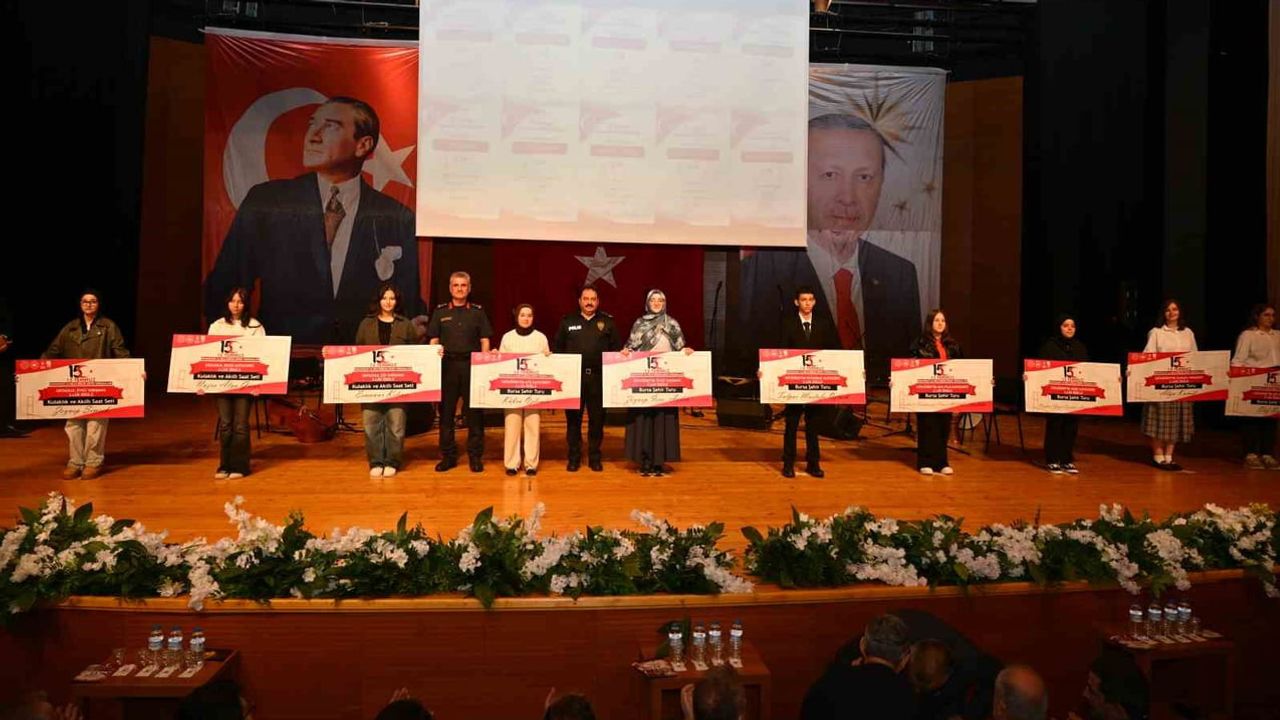 Bursa'da 15 Temmuz yarışmalarının Türkiye finali: genç eserleriyle milli hafızayı taşıdı