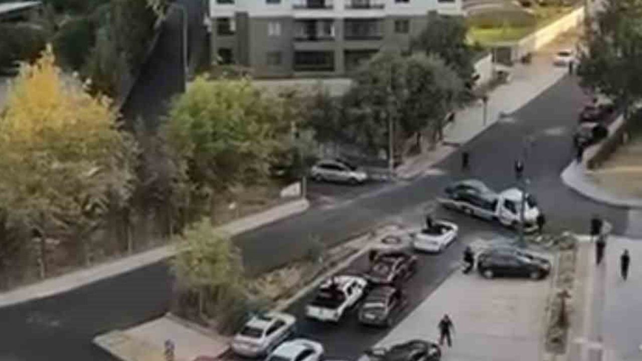 Bursa'da Ataevler'de düğün konvoyu trafikte beklemelere yol açtı