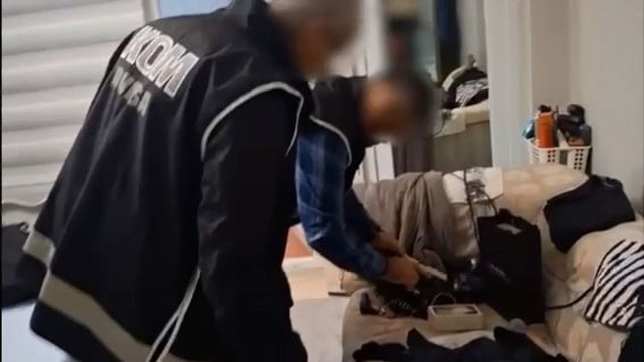 bursa'da suç örgütleri bağlantılı adreslere eş zamanlı operasyon: çok sayıda silah ele geçirildi