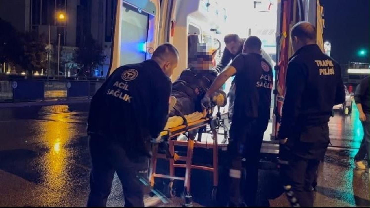 Bursa'da yağışta devrilen motosikletin sürücüsünün sakin tavrı dikkat çekti