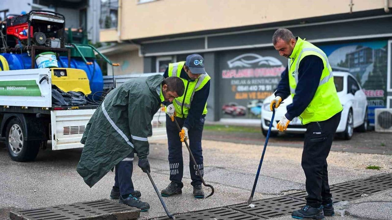 Bursa'da yoğun yağışa karşı koordineli seferberlik