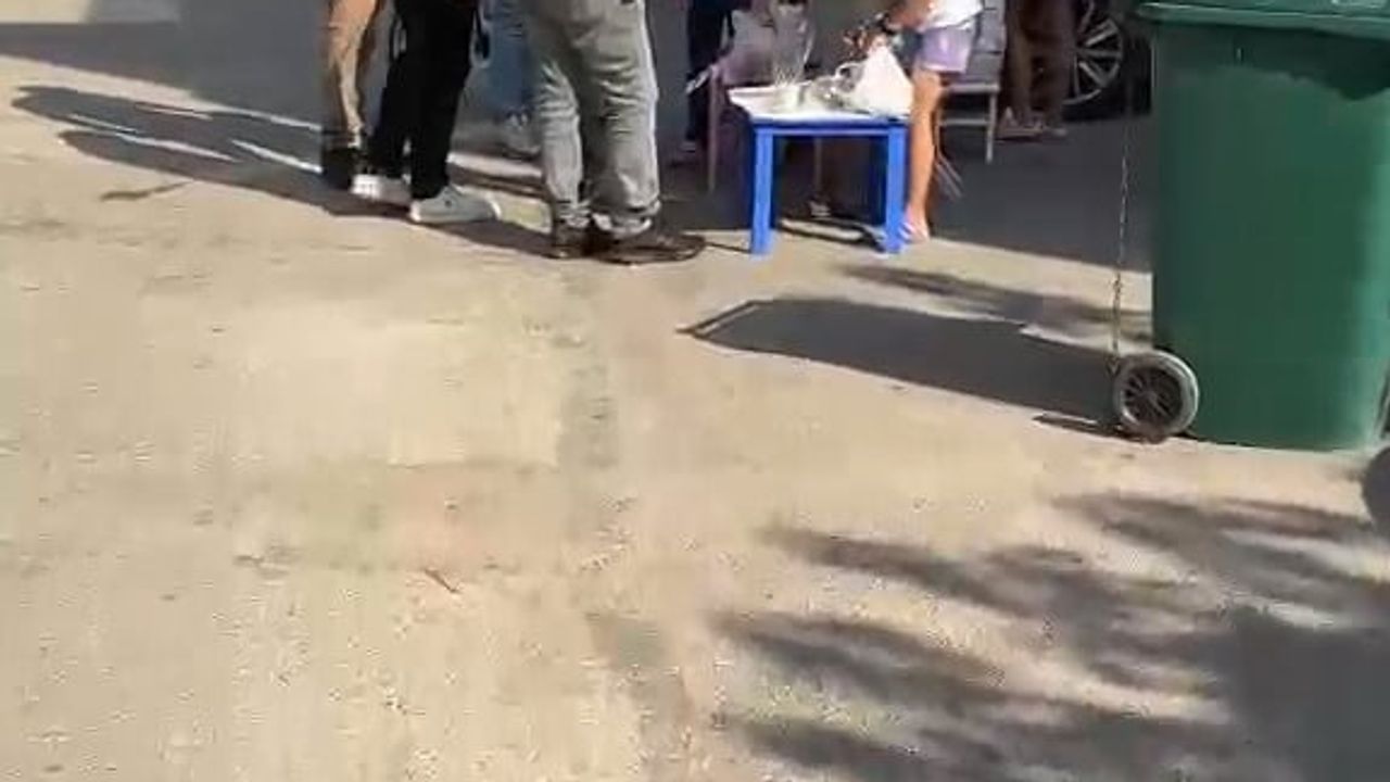 Bursa ekipleri limonata satan çocukların tüm ürününü satın aldı
