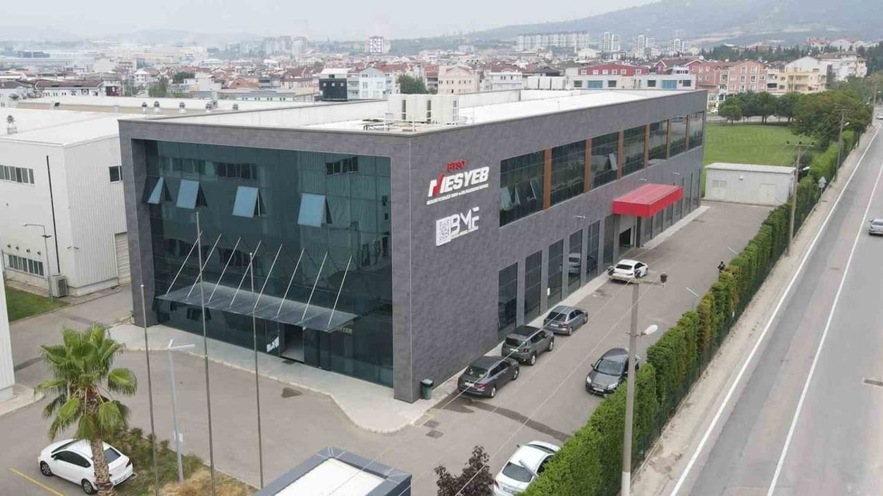 Bursa Model Fabrika SEGEM statüsüyle KOBİ'lerin dönüşümünü hızlandırıyor