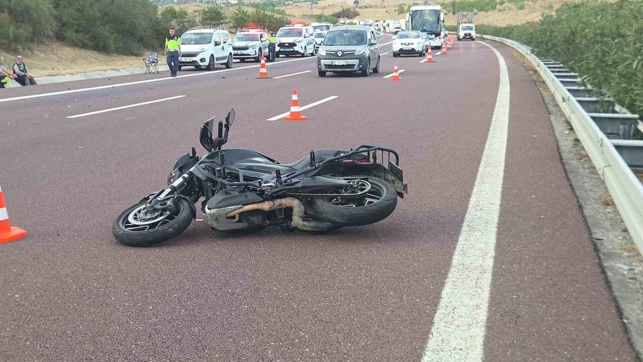 Bursa otoyolunda kamyona çarpan motosiklet sürücüsü yaşamını yitirdi