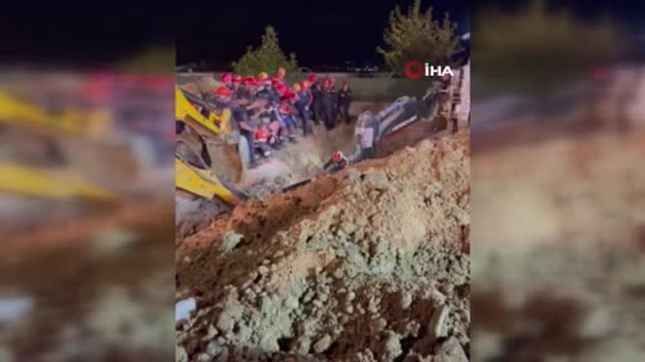Büyükçekmece'de inşaatta toprak kayması: iki kişi toprak altında kaldı