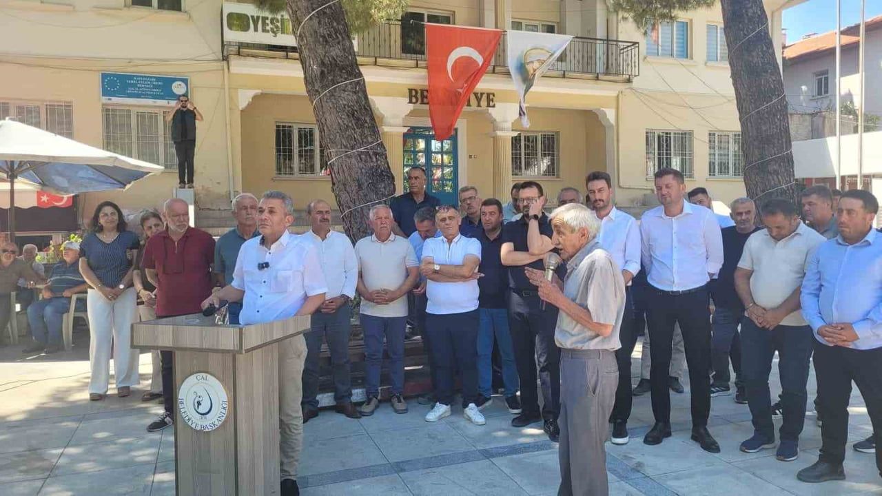 Çal'da üzüme değer verme çağrısı: üreticinin alın teri bu kadar ucuz değil