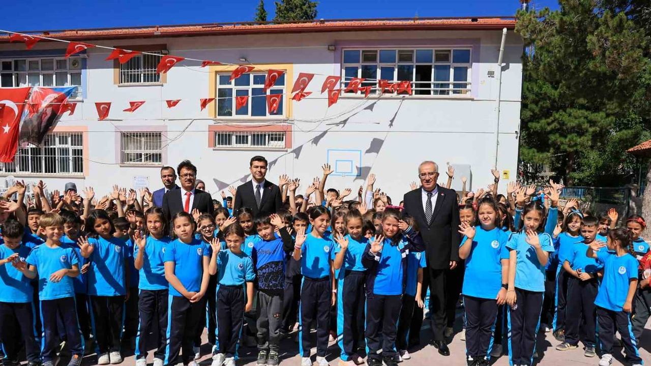 Çameli'nde yeni okul yılı umut ve sürprizlerle başladı