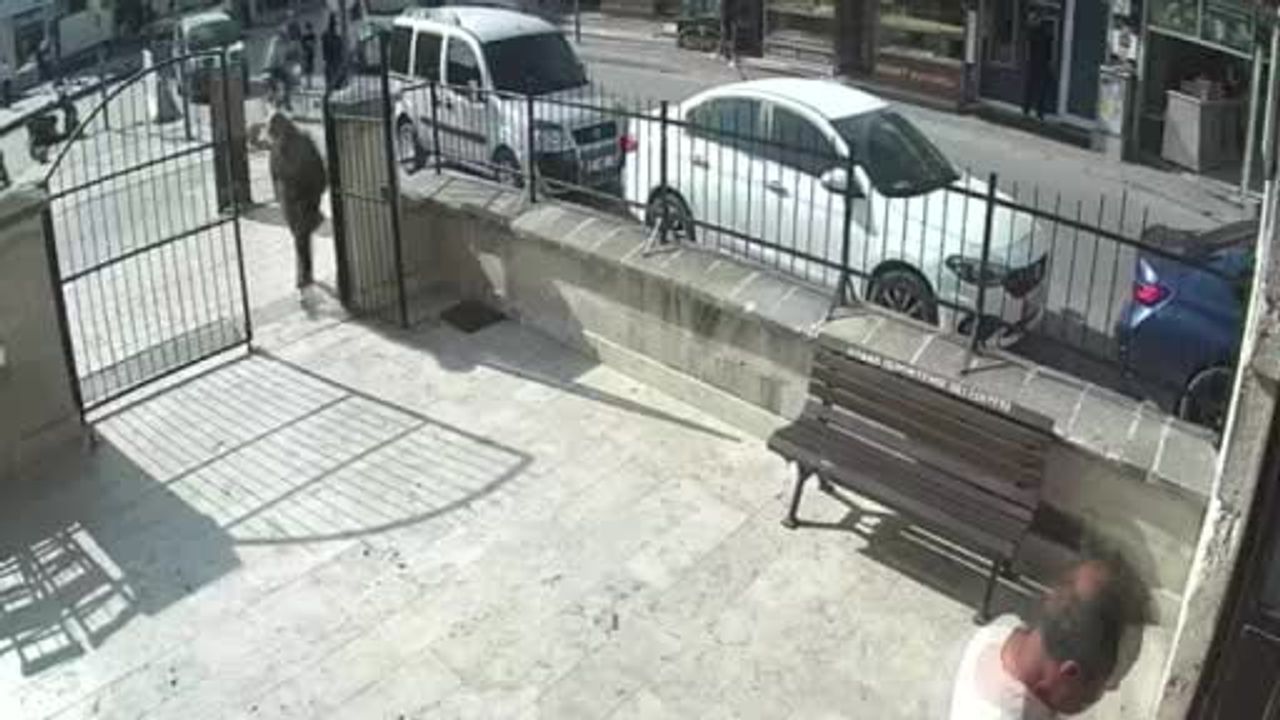 Cami çıkışında yankesicilik olayı: cüzdan ve 2 gram altın çalındı
