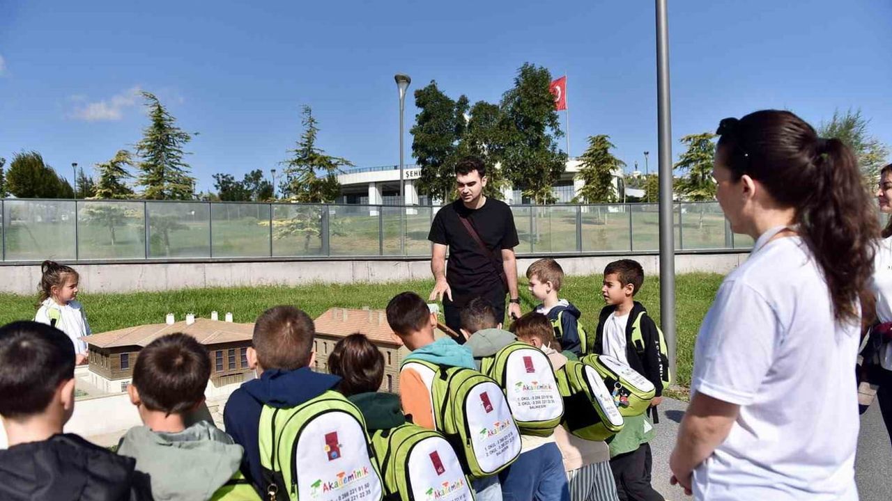 Çamlık'ta tarih minyatürlerde canlandı