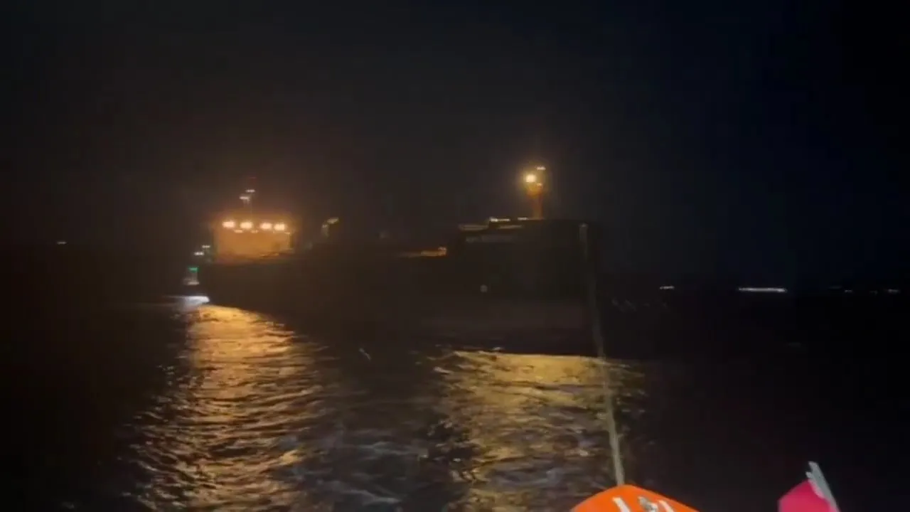 Çanakkale boğazı'nda BALTIC STAR makine arızası sonrası Karanlık Liman'a çekildi