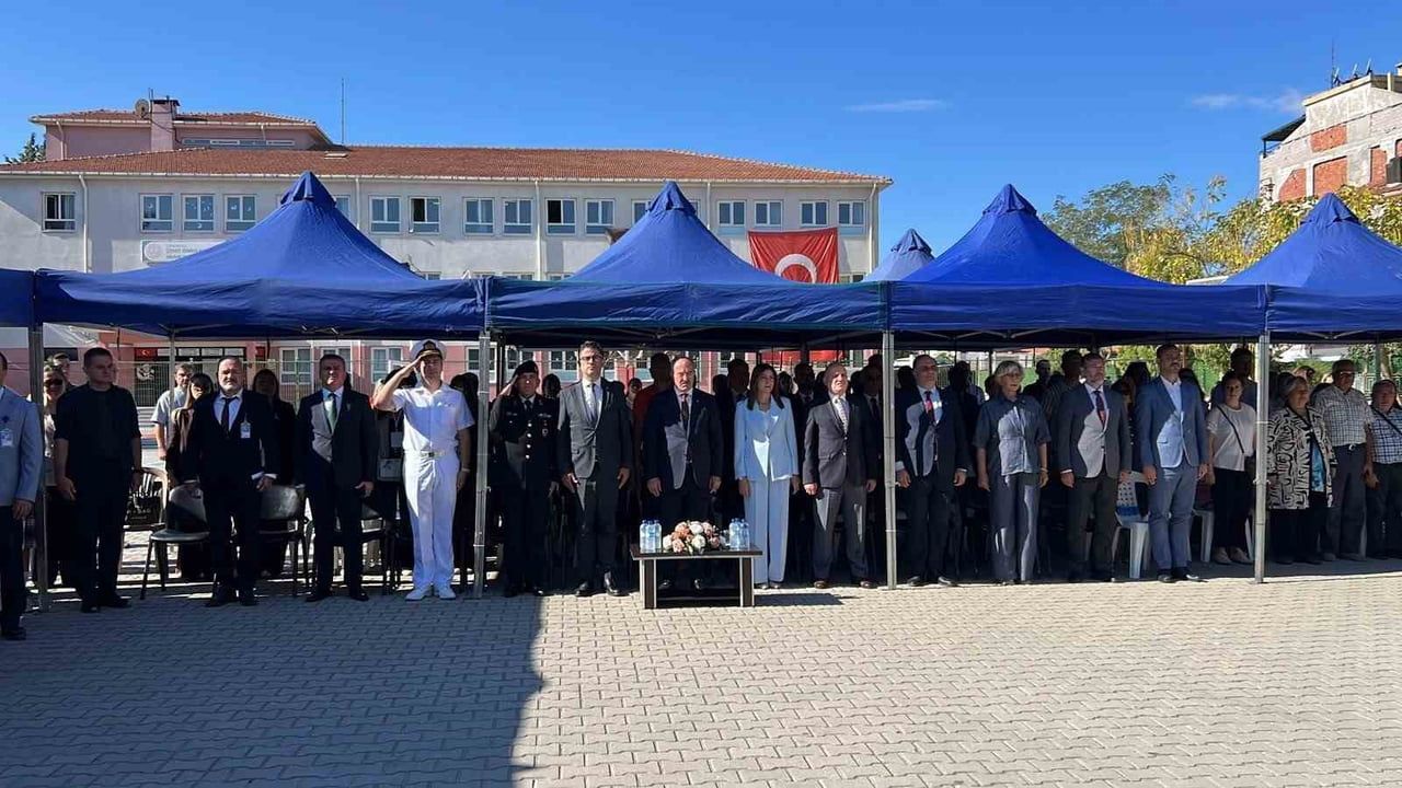 Çanakkale’de 80 binin üzerinde öğrencinin ders ziliyle başlayan yılı