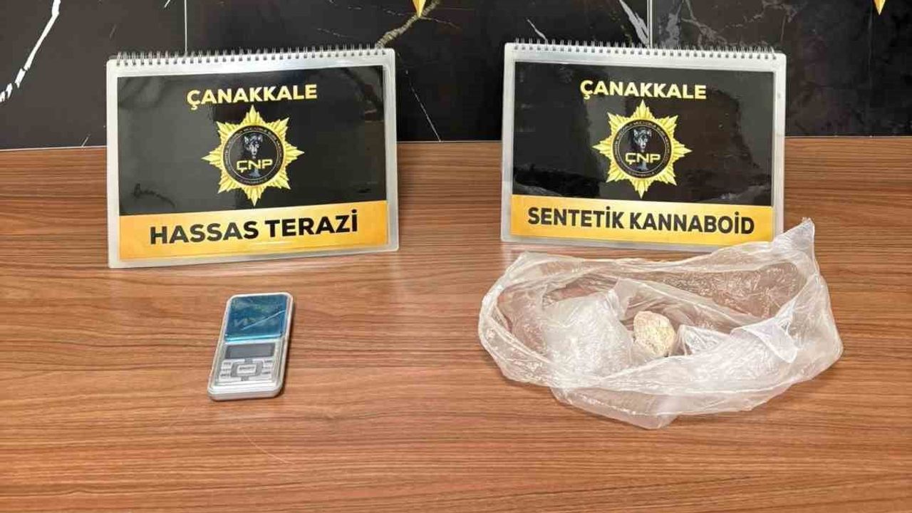 Çanakkale'de kamu bağlantısı vaadiyle dolandırıcılık yapanlar ile kaçak göçmen şebekesi çökertildi