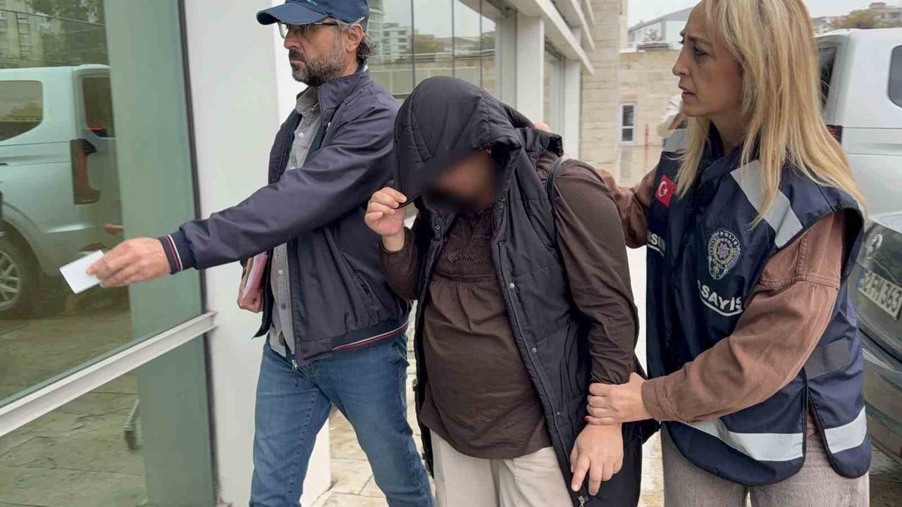 Canik'te alışveriş yerine hırsızlık: 20 bin liralık kıyafetlerle yakalandı