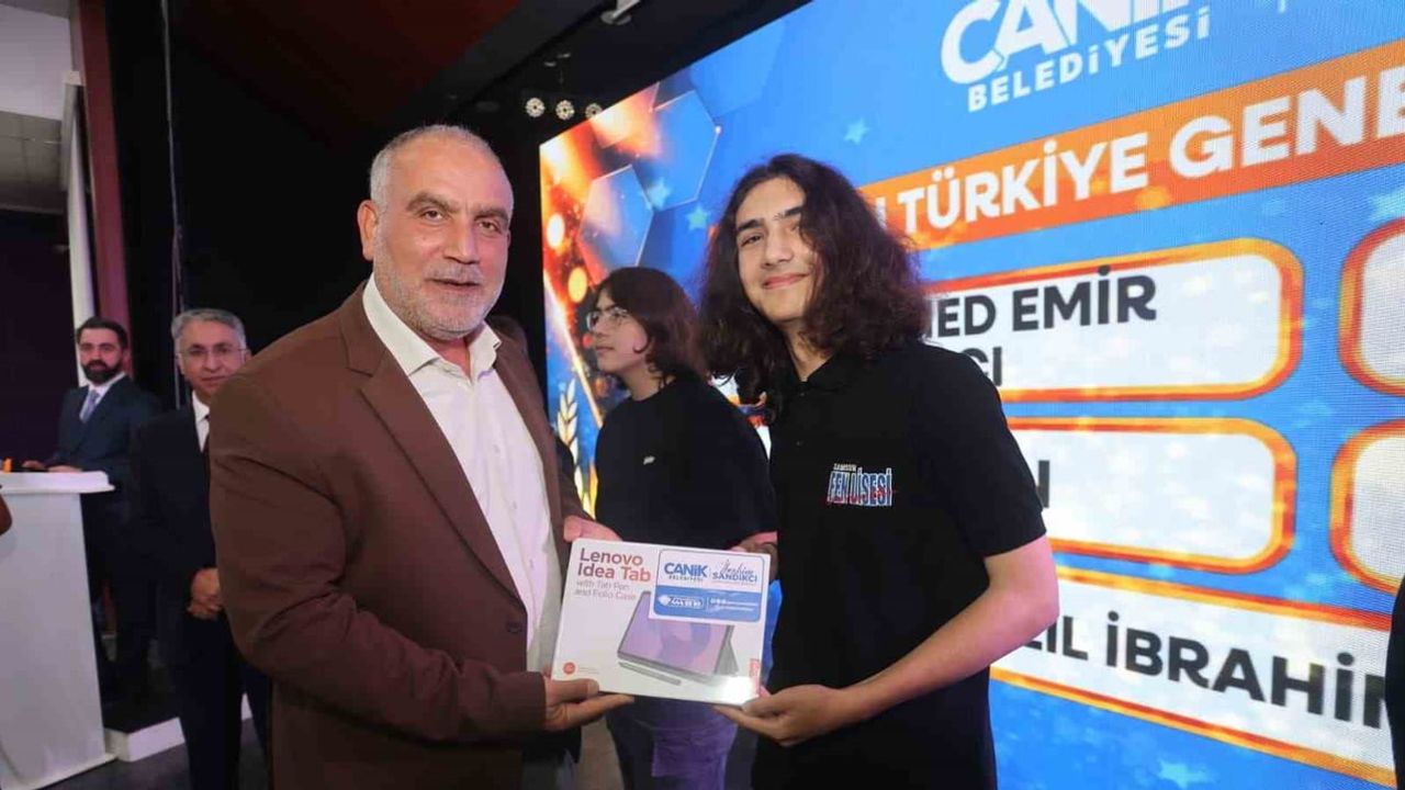 Canik'te eğitim seferberliği: YKS ve LGS başarıları ödüllendirildi