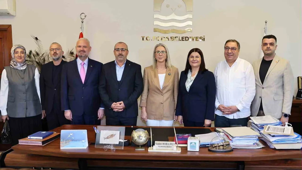 Çankırı'dan destek: AK Parti'ye geçen Foça belediye başkanına ziyaret