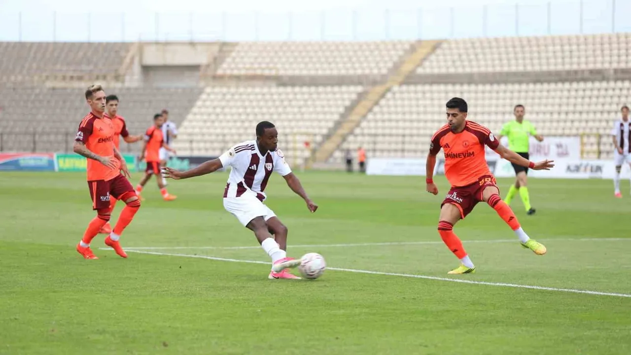 Cebio Soukou'nun golüyle Ümraniyespor Bandırmaspor'u 1-0 yendi