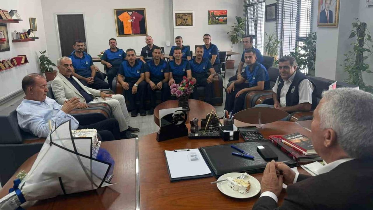 Çermik'te zabıtaların emekleri başkan tarafından takdir edildi