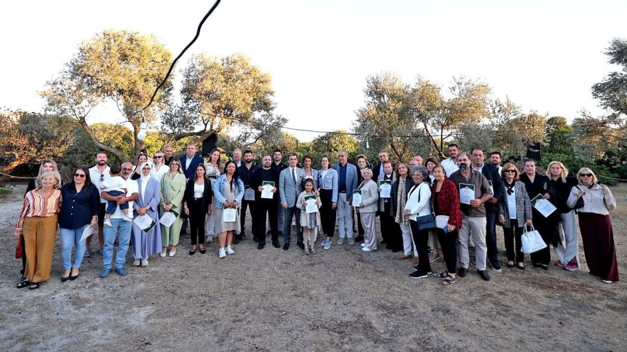 Çeşme'de gönüllülere vefa: yaz kampına destek verenlere plaket ve konteyner sözü