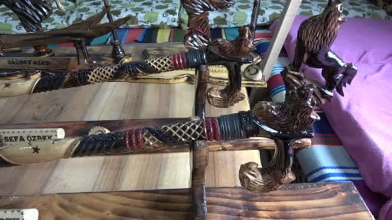 Cevizden çıkan sanat: yozgatlı baston ustasının el emeği eserleri siyasetçilerin ve gurbetçilerin gözdesi