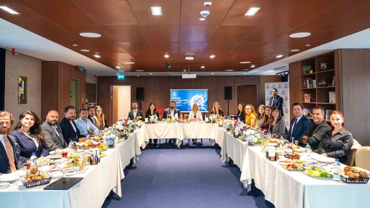 çiçeklenme çağında yapay zekâ: yaşa göre kademeli eğitim modeli