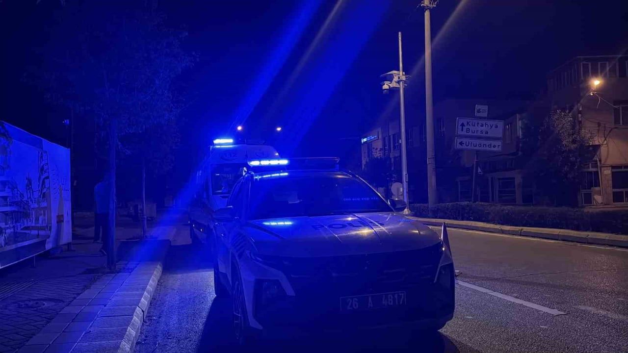 Çığlık üzerine sokak harekete geçti: Eskişehir'de vatandaşlar bir şahsı etkisiz hale getirdi