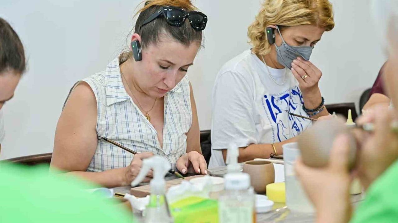 Çin’de Rongxian seramik etkinliğinde BŞEÜ’lü akademisyenin iki ödülü ve iki eseri koleksiyona alındı